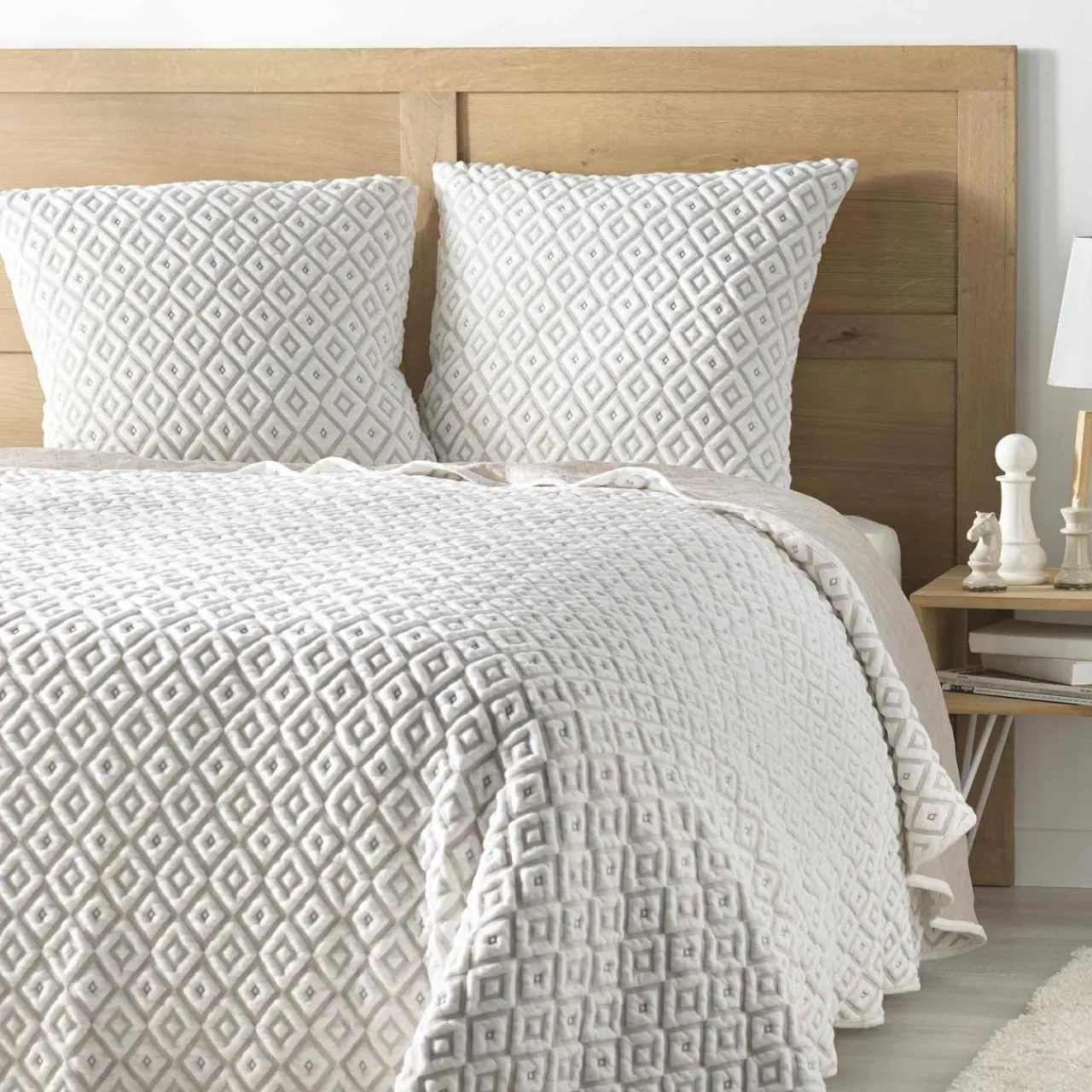 Couvre-Lit Et Édredon|DOUCEUR D'INTERIEUR Couvre-lit et 2 taies d'oreiller (220 x 240 cm) Joana Beige