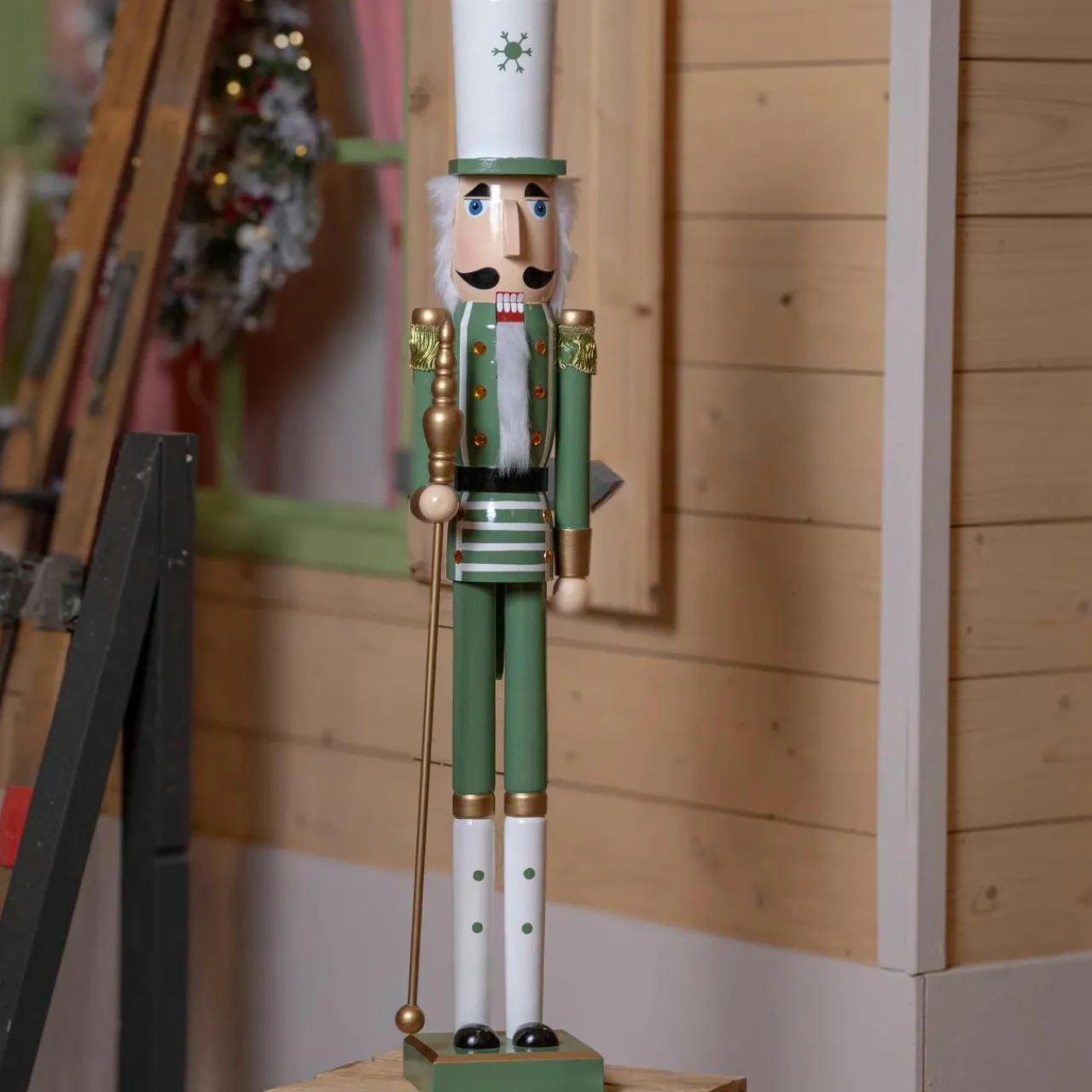 Père Noël, Animaux Et Personnage|KAEMINGK Soldat Casse-noisette en bois (H92 cm) Viktor Vert