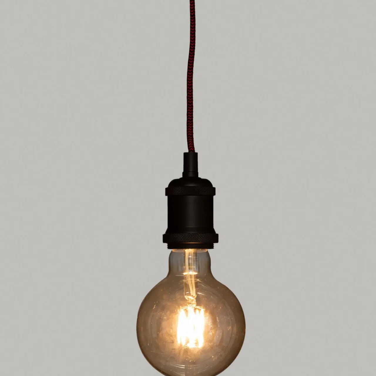 Lampe Suspension|ATMOSPHERA Suspension lumineuse simple (H120 cm) et cordon rouge Noir